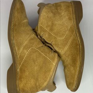 Ladies tan suede Eddie Bauer ankle boots size 7 1/2